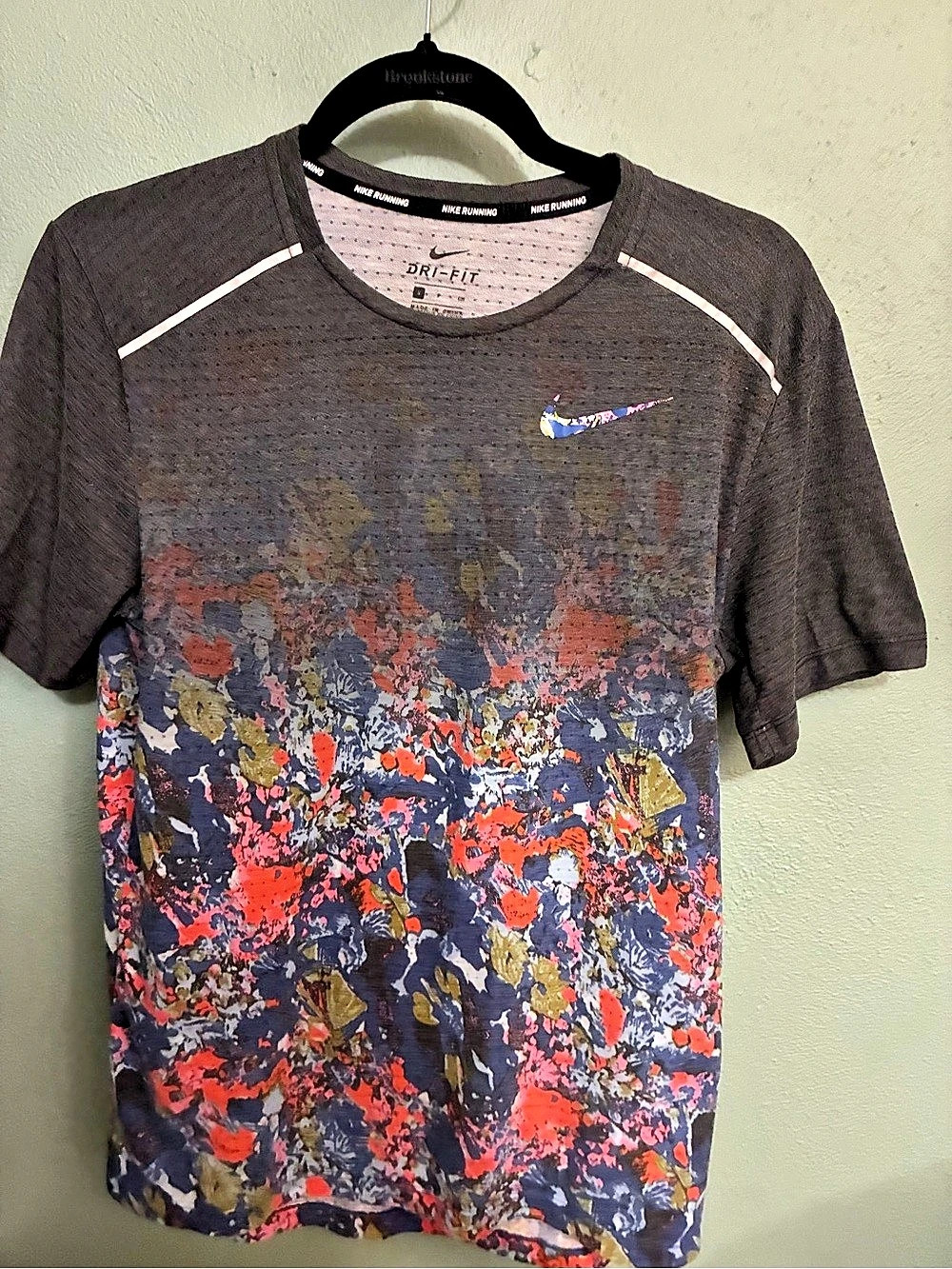 Nike Dri-FIT Abstract Graphic Short Sleeve Tee